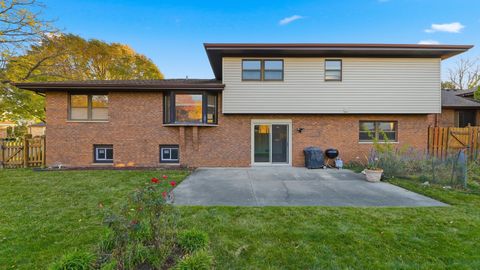 Tiny photo for 7104 Kidwell Road, Downers Grove, IL 60516 (MLS # 12441190)