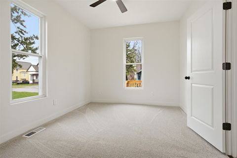 Tiny photo for 1022 W Taylor Street, Bloomington, IL 61701 (MLS # 12607706)