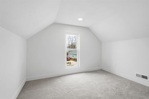 Tiny photo for 1022 W Taylor Street, Bloomington, IL 61701 (MLS # 12607706)