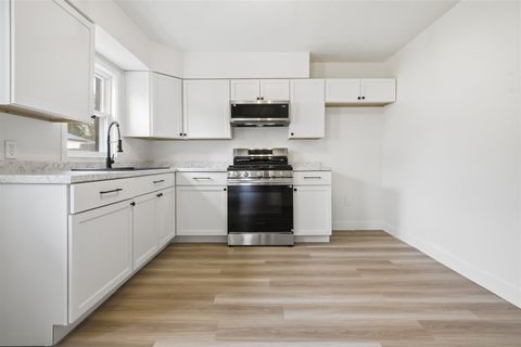 Tiny photo for 1022 W Taylor Street, Bloomington, IL 61701 (MLS # 12607706)