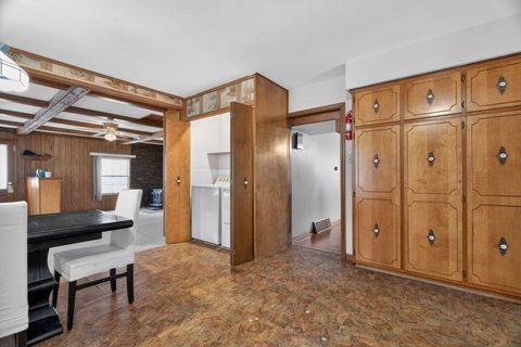 Tiny photo for 806 16th Street, Mendota, IL 61342 (MLS # 12585385)