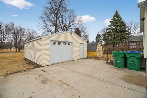Tiny photo for 806 16th Street, Mendota, IL 61342 (MLS # 12585385)