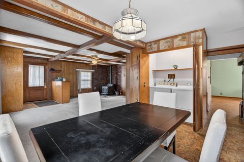 Tiny photo for 806 16th Street, Mendota, IL 61342 (MLS # 12585385)