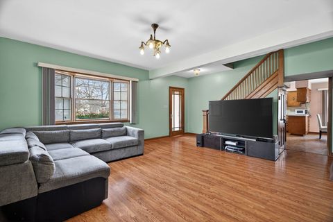 Tiny photo for 806 16th Street, Mendota, IL 61342 (MLS # 12585385)