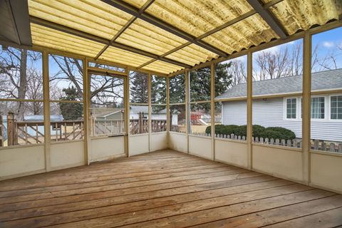 Tiny photo for 806 16th Street, Mendota, IL 61342 (MLS # 12585385)