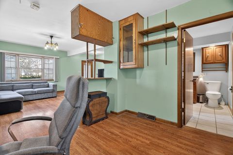 Tiny photo for 806 16th Street, Mendota, IL 61342 (MLS # 12585385)