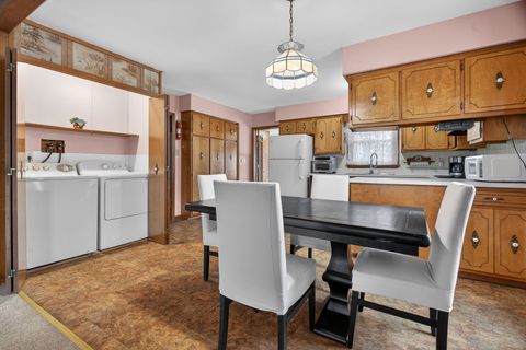 Tiny photo for 806 16th Street, Mendota, IL 61342 (MLS # 12585385)