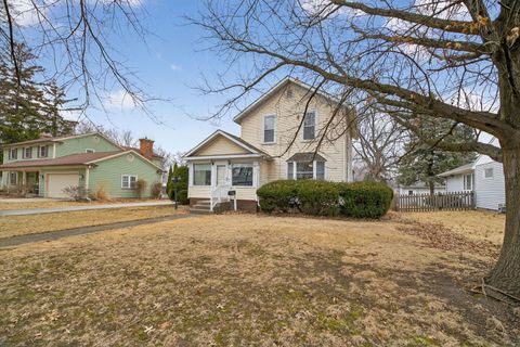 Tiny photo for 806 16th Street, Mendota, IL 61342 (MLS # 12585385)