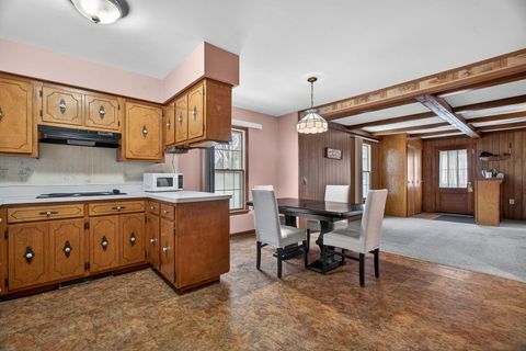 Tiny photo for 806 16th Street, Mendota, IL 61342 (MLS # 12585385)