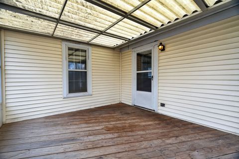 Tiny photo for 806 16th Street, Mendota, IL 61342 (MLS # 12585385)