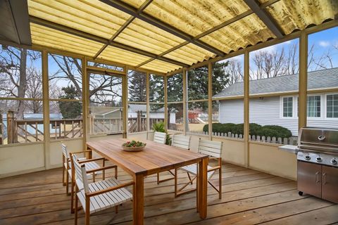 Tiny photo for 806 16th Street, Mendota, IL 61342 (MLS # 12585385)