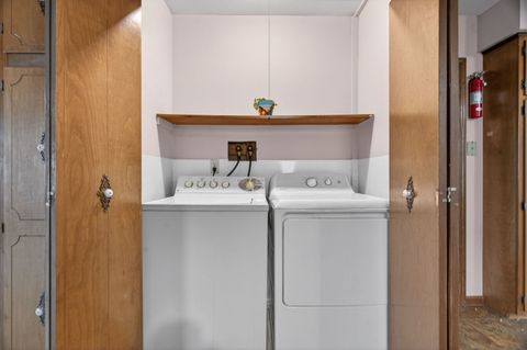 Tiny photo for 806 16th Street, Mendota, IL 61342 (MLS # 12585385)