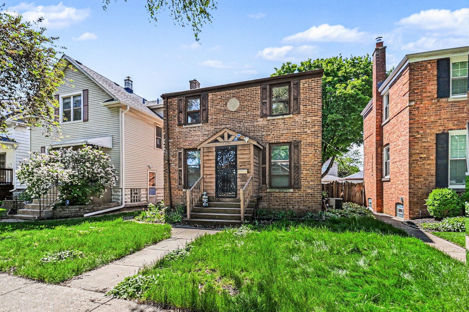 4440 N La Crosse Avenue