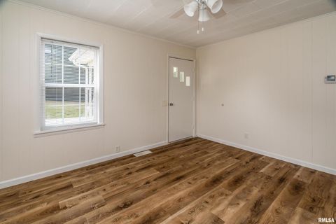 Tiny photo for 491 WELLS Road, Murphysboro, IL 62966 (MLS # EB459634)