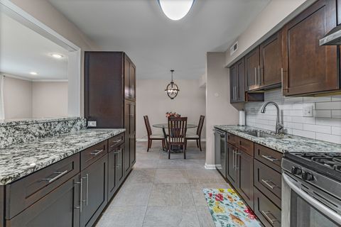Tiny photo for 2100 Country Club Drive, Woodridge, IL 60517 (MLS # 12489682)
