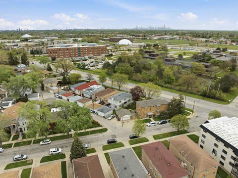 Tiny photo for 6916 W Forest Preserve Drive, Harwood Heights, IL 60706 (MLS # 12681110)