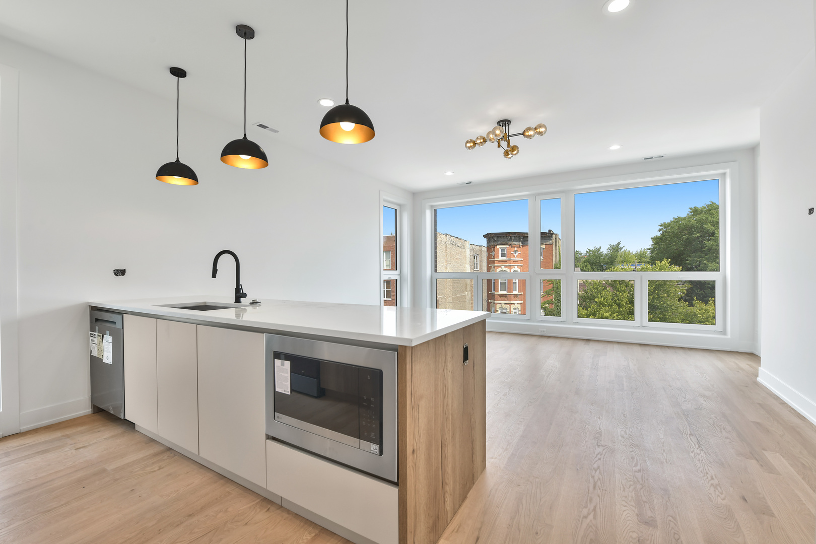 2147 W Adams Street 3N