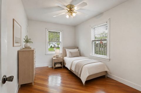 Tiny photo for 428 S Lake Terrace, Mundelein, IL 60060 (MLS # 12649119)