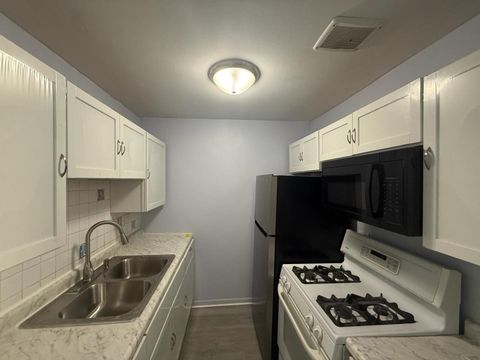 Tiny photo for 1195 Meadow Lane #114, Hoffman Estates, IL 60169 (MLS # 12481528)