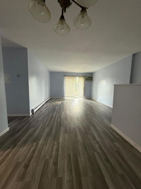 Tiny photo for 1195 Meadow Lane #114, Hoffman Estates, IL 60169 (MLS # 12481528)