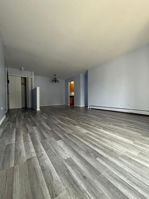 Tiny photo for 1195 Meadow Lane #114, Hoffman Estates, IL 60169 (MLS # 12481528)