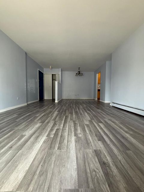 Tiny photo for 1195 Meadow Lane #114, Hoffman Estates, IL 60169 (MLS # 12481528)