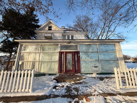 Photo of 319 W Washington Street, Clinton, IL 61727 (MLS # 12528518)