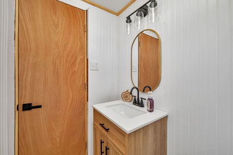 Tiny photo for 2032 Roberts Street, Wilmington, IL 60481 (MLS # 12503180)