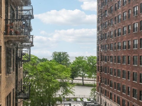 Photo of 1755 E 55th Street #605, Chicago, IL 60615 (MLS # 12776848)