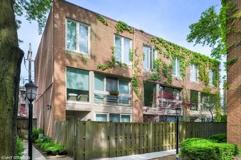 Photo of 1820 N Dayton Street #B, Chicago, IL 60614 (MLS # 12611341)