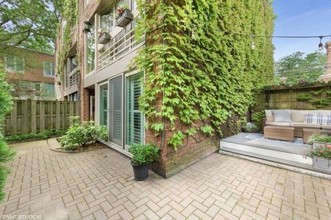 Tiny photo for 1820 N Dayton Street #B, Chicago, IL 60614 (MLS # 12611341)