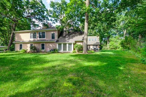 Tiny photo for 39 Wiltshire Drive, Lincolnshire, IL 60069 (MLS # 12718422)