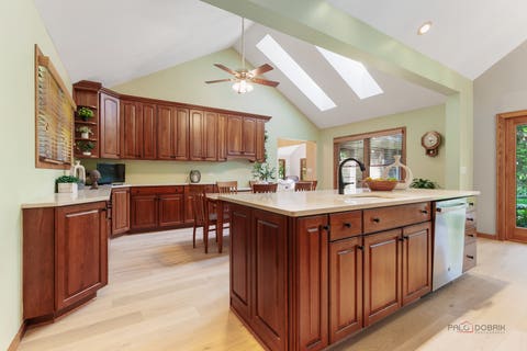 Tiny photo for 39 Wiltshire Drive, Lincolnshire, IL 60069 (MLS # 12718422)