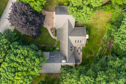 Tiny photo for 39 Wiltshire Drive, Lincolnshire, IL 60069 (MLS # 12718422)