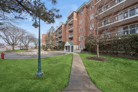 Tiny photo for 6980 W Touhy Avenue #201, Niles, IL 60714 (MLS # 12567050)