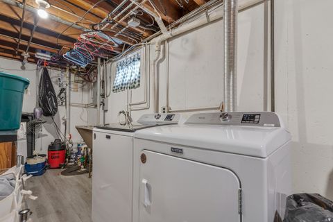 Tiny photo for 132 E Gladys Avenue, Elmhurst, IL 60126 (MLS # 12565651)