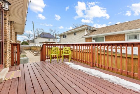 Tiny photo for 132 E Gladys Avenue, Elmhurst, IL 60126 (MLS # 12565651)