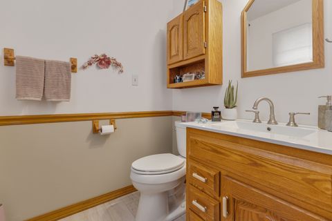 Tiny photo for 132 E Gladys Avenue, Elmhurst, IL 60126 (MLS # 12565651)