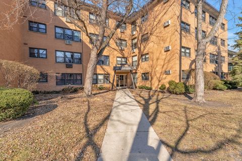 Photo of 444 Washington Boulevard #303, Oak Park, IL 60302 (MLS # 12585090)