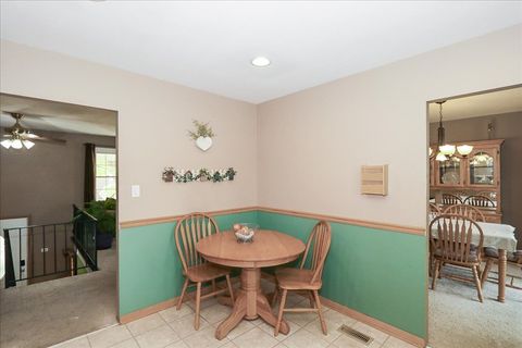 Tiny photo for 760 CHECKER Drive, Buffalo Grove, IL 60089 (MLS # 12541160)