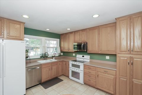 Tiny photo for 760 CHECKER Drive, Buffalo Grove, IL 60089 (MLS # 12541160)