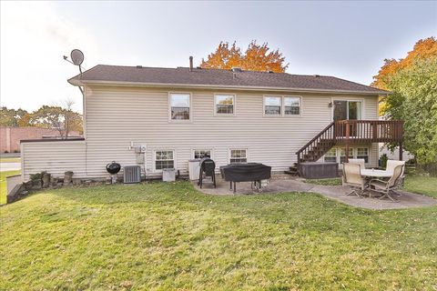 Tiny photo for 760 CHECKER Drive, Buffalo Grove, IL 60089 (MLS # 12541160)