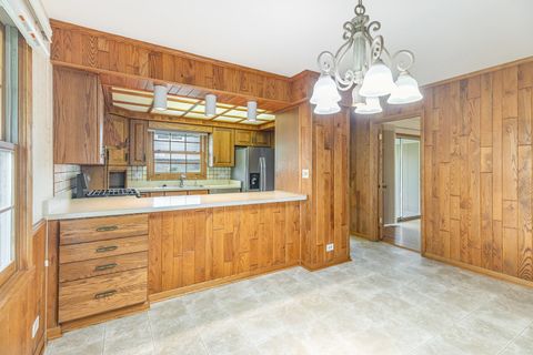 Tiny photo for 648 Dauphine Court #F, Elk Grove Village, IL 60007 (MLS # 12487711)