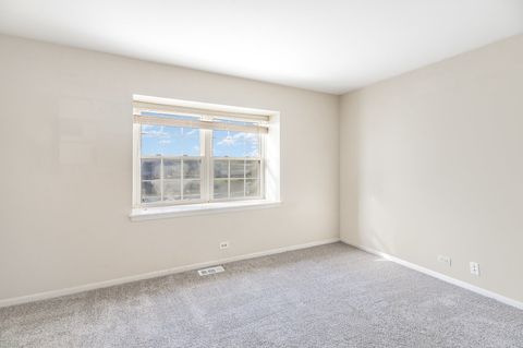 Tiny photo for 648 Dauphine Court #F, Elk Grove Village, IL 60007 (MLS # 12487711)