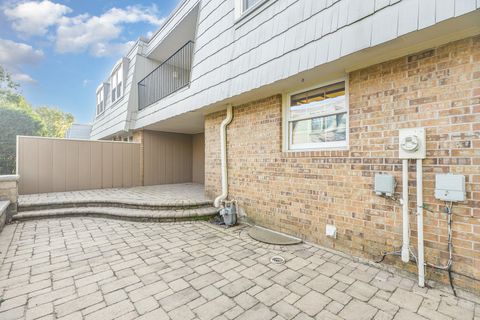 Tiny photo for 648 Dauphine Court #F, Elk Grove Village, IL 60007 (MLS # 12487711)