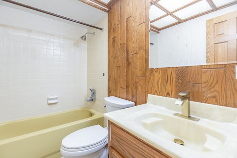 Tiny photo for 648 Dauphine Court #F, Elk Grove Village, IL 60007 (MLS # 12487711)