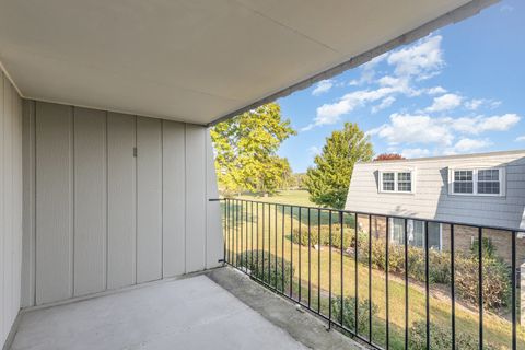 Tiny photo for 648 Dauphine Court #F, Elk Grove Village, IL 60007 (MLS # 12487711)