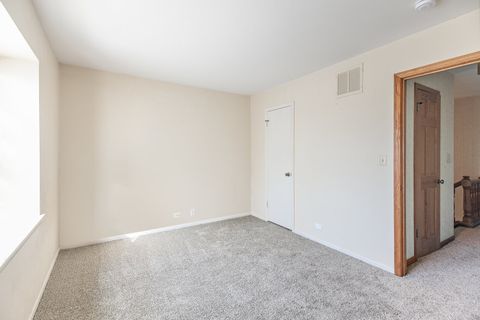 Tiny photo for 648 Dauphine Court #F, Elk Grove Village, IL 60007 (MLS # 12487711)