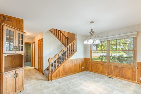 Tiny photo for 648 Dauphine Court #F, Elk Grove Village, IL 60007 (MLS # 12487711)