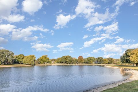 Tiny photo for 648 Dauphine Court #F, Elk Grove Village, IL 60007 (MLS # 12487711)